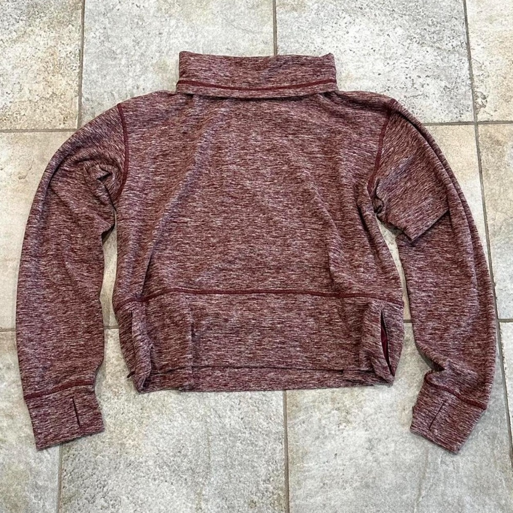 Lululemon burgundy/red half zip sweatshirt with zipper pockets!